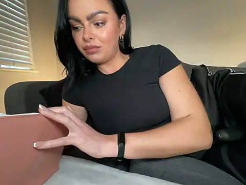 Snapshot of FrancescaXO chatting on 21, 4, 2026 FrancescaXO online show from 21, 4, 2026