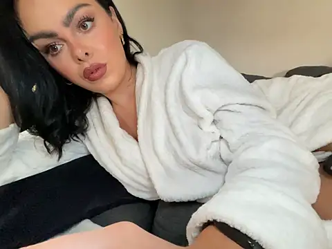 Snapshot of FrancescaXO chatting on 8, 5, 2026 FrancescaXO online show from 8, 5, 2026