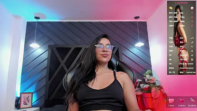 zoe martins  online show from 15, 12, 2025