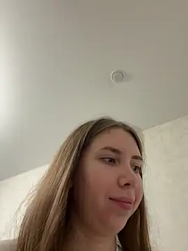 EvaAkins online show from 3, 4, 2026