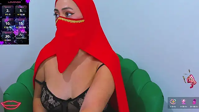 Snapshot of Aisha_Malek chatting on 11, 10, 2025 Aisha Malek online show from 11, 10, 2025