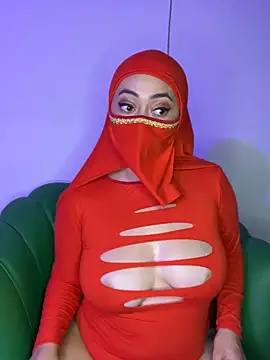 Snapshot of Aisha_Malek chatting on 28, 10, 2025 Aisha Malek online show from 28, 10, 2025