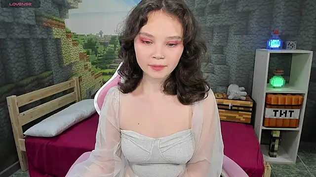 EmilyChaves online show from 18, 9, 2025