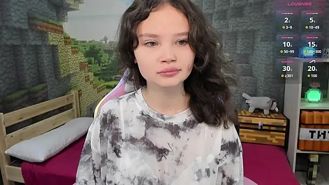 EmilyChaves online show from 14, 10, 2025