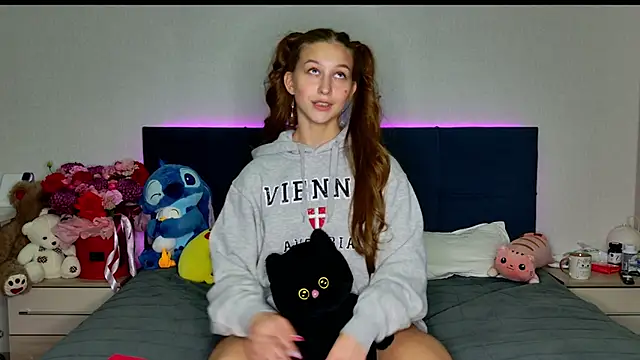 MissEmilyMiller online show from 6, 11, 2025