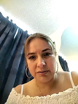 luciamature  online show from 5, 2, 2026