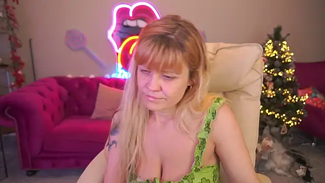 Snapshot of BellaLaPetit chatting on 13, 1, 2026 BellaLaPetit online show from 13, 1, 2026