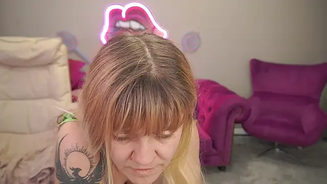 Snapshot of BellaLaPetit chatting on 25, 2, 2026 BellaLaPetit online show from 25, 2, 2026