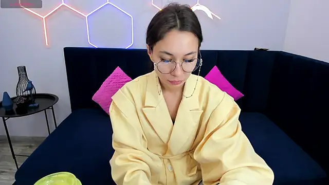 Snapshot of Kat__cat chatting on 3, 11, 2025 Kat cat online show from 3, 11, 2025