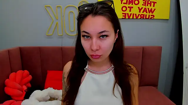 Snapshot of Kat__cat chatting on 7, 6, 2026 Kat cat online show from 7, 6, 2026