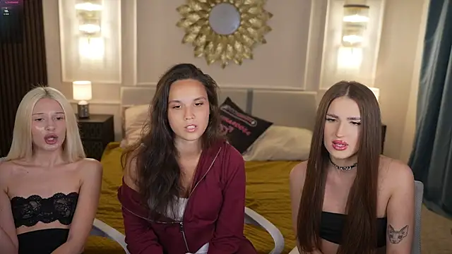 Snapshot of Goldie_Flame chatting on 24, 9, 2025 Goldie Flame online show from 24, 9, 2025