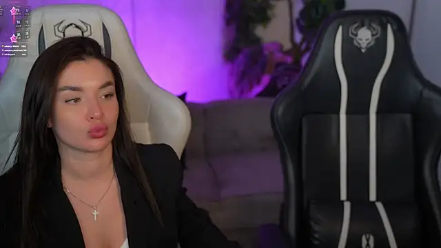 Goldie Flame online show from 17, 11, 2025