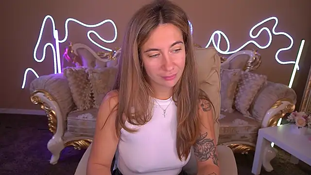 Snapshot of KateShanny chatting on 12, 10, 2025 KateShanny online show from 12, 10, 2025