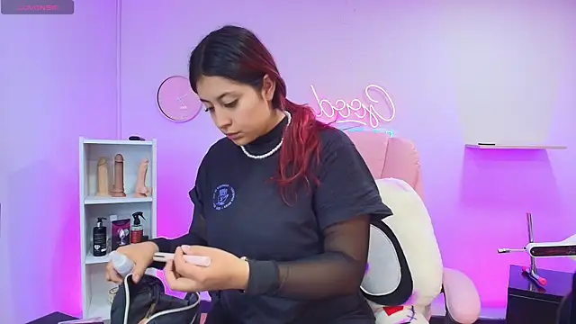 Aphriil   online show from 21, 10, 2025