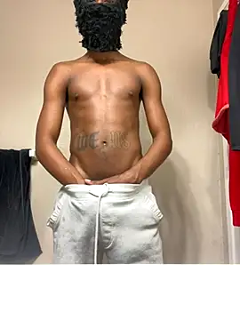 Snapshot of fpbitches1 chatting on 24, 10, 2025 fpbitches1 online show from 24, 10, 2025