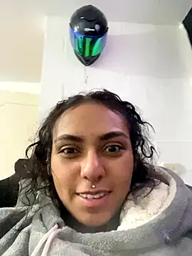 Snapshot of iamkatty_ chatting on 10, 10, 2025 iamkatty  online show from 10, 10, 2025