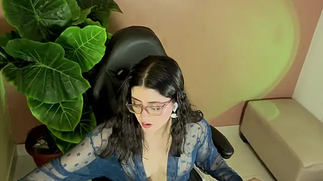 Snapshot of LiLLiAnderson chatting on 29, 9, 2025 LiLLiAnderson online show from 29, 9, 2025