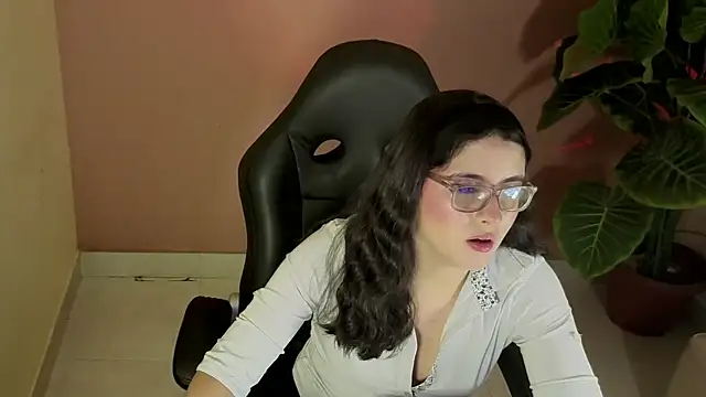 Snapshot of LiLLiAnderson chatting on 2, 10, 2025 LiLLiAnderson online show from 2, 10, 2025