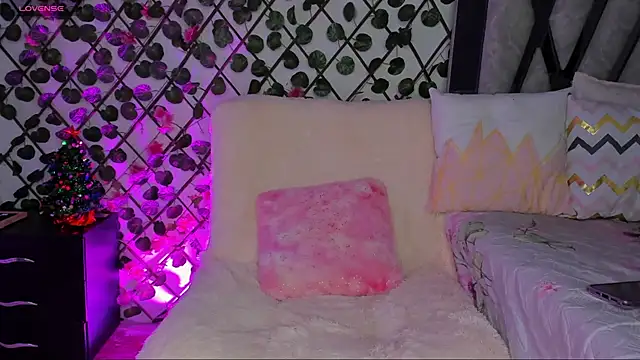 Snapshot of isabel_jaames chatting on 30, 11, 2025 isabel jaames online show from 30, 11, 2025