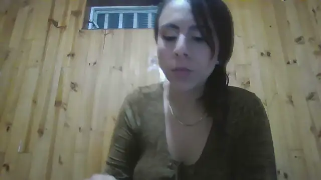 Snapshot of Roselingalvis13 chatting on 25, 9, 2025 Roselingalvis13 online show from 25, 9, 2025
