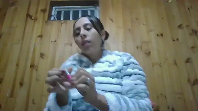 Snapshot of Roselingalvis13 chatting on 20, 10, 2025 Roselingalvis13 online show from 20, 10, 2025