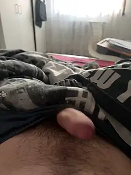 Snapshot of FrequentFew chatting on 8, 3, 2026 FrequentFew online show from 8, 3, 2026