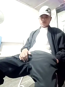 Snapshot of zebba12 chatting on 5, 10, 2025 zebba12 online show from 5, 10, 2025