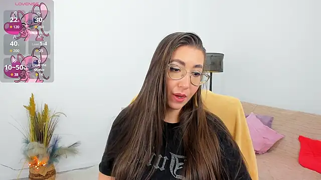 Snapshot of Kylie_Kathy chatting on 5, 11, 2025 Kylie Kathy online show from 5, 11, 2025