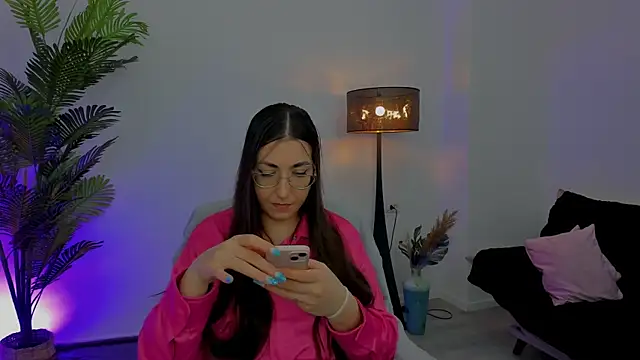 Snapshot of Kylie_Kathy chatting on 8, 1, 2026 Kylie Kathy online show from 8, 1, 2026