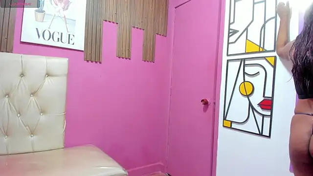 Lucia Spear online show from 17, 12, 2025