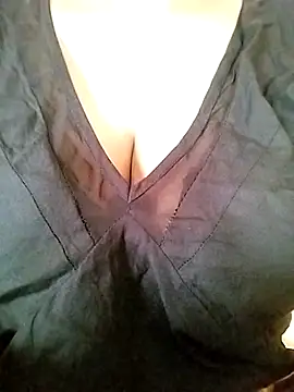 Snapshot of Ponds_beauty chatting on 11, 9, 2025 Ponds beauty online show from 11, 9, 2025