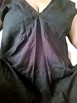 Snapshot of Ponds_beauty chatting on 23, 9, 2025 Ponds beauty online show from 23, 9, 2025