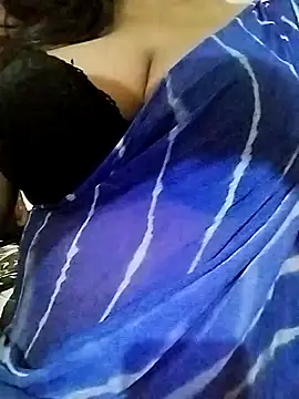 Snapshot of Ponds_beauty chatting on 5, 10, 2025 Ponds beauty online show from 5, 10, 2025