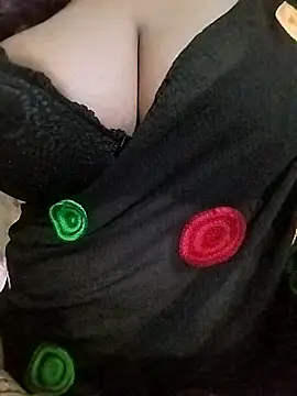 Snapshot of Ponds_beauty chatting on 12, 10, 2025 Ponds beauty online show from 12, 10, 2025