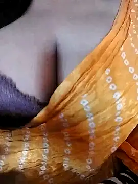 Snapshot of Ponds_beauty chatting on 23, 10, 2025 Ponds beauty online show from 23, 10, 2025