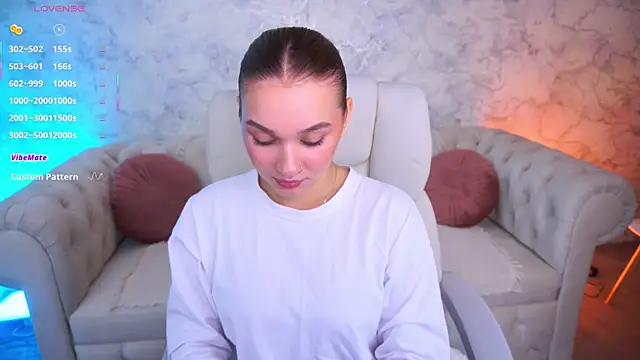 Snapshot of UrMuseOn chatting on 28, 9, 2025 UrMuseOn online show from 28, 9, 2025