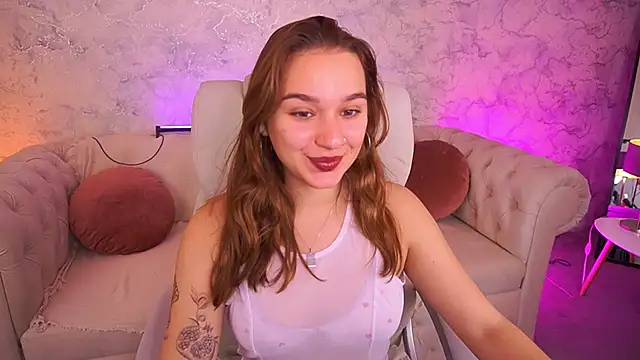 Snapshot of UrMuseOn chatting on 25, 10, 2025 UrMuseOn online show from 25, 10, 2025