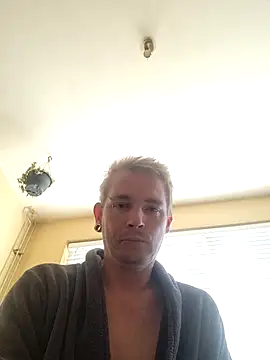 piercingpik online show from 28, 9, 2025