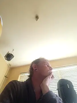 piercingpik online show from 11, 5, 2026