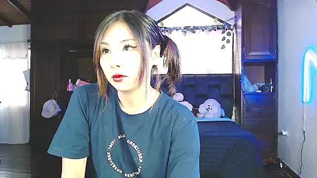 Shisuku Sophi online show from 12, 10, 2025