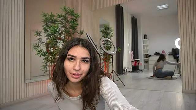 EmmaBlanco online show from 17, 10, 2025