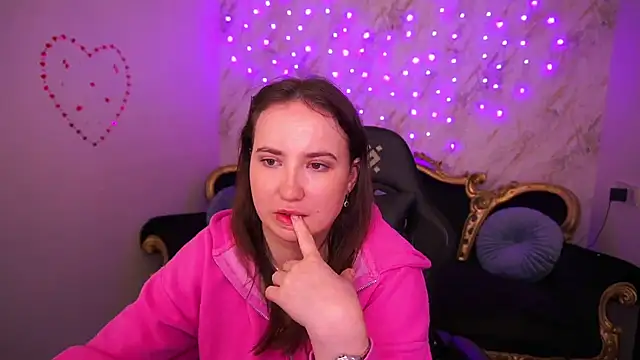 SofieBloom online show from 7, 3, 2026