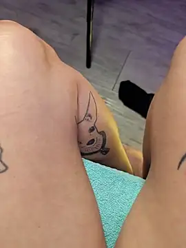 sarahpearlx online show from 11, 5, 2026