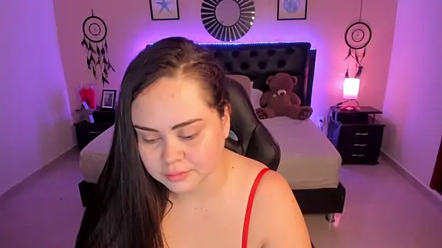 LolaVillalobos online show from 9, 4, 2026