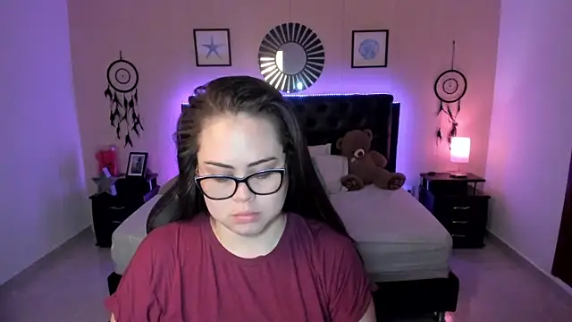 Snapshot of LolaVillalobos chatting on 10, 4, 2026 LolaVillalobos online show from 10, 4, 2026