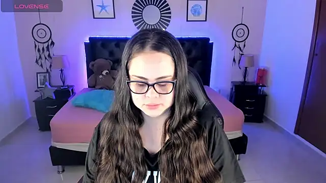 Snapshot of LolaVillalobos chatting on 30, 6, 2026 LolaVillalobos online show from 30, 6, 2026