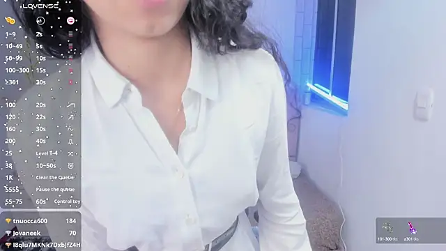 Snapshot of anna_moon11 chatting on 4, 10, 2025 anna moon11 online show from 4, 10, 2025