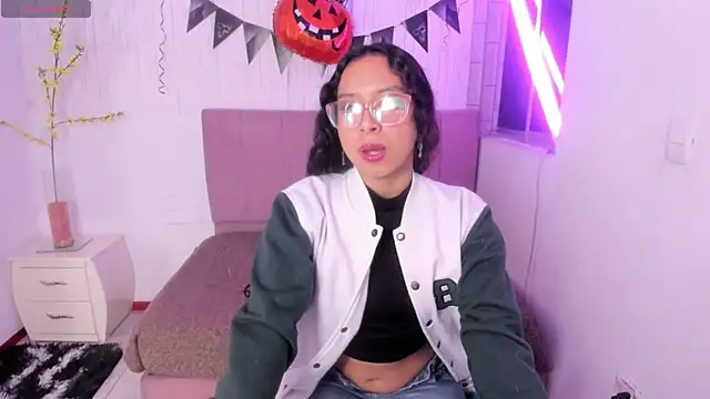 Snapshot of anna_moon11 chatting on 24, 10, 2025 anna moon11 online show from 24, 10, 2025