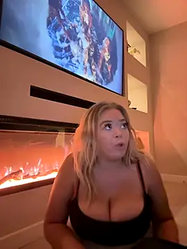 Snapshot of KaylaTrudi chatting on 15, 10, 2025 KaylaTrudi online show from 15, 10, 2025