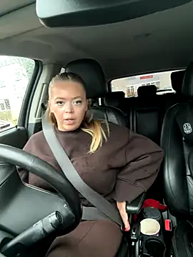 Snapshot of KaylaTrudi chatting on 14, 11, 2025 KaylaTrudi online show from 14, 11, 2025